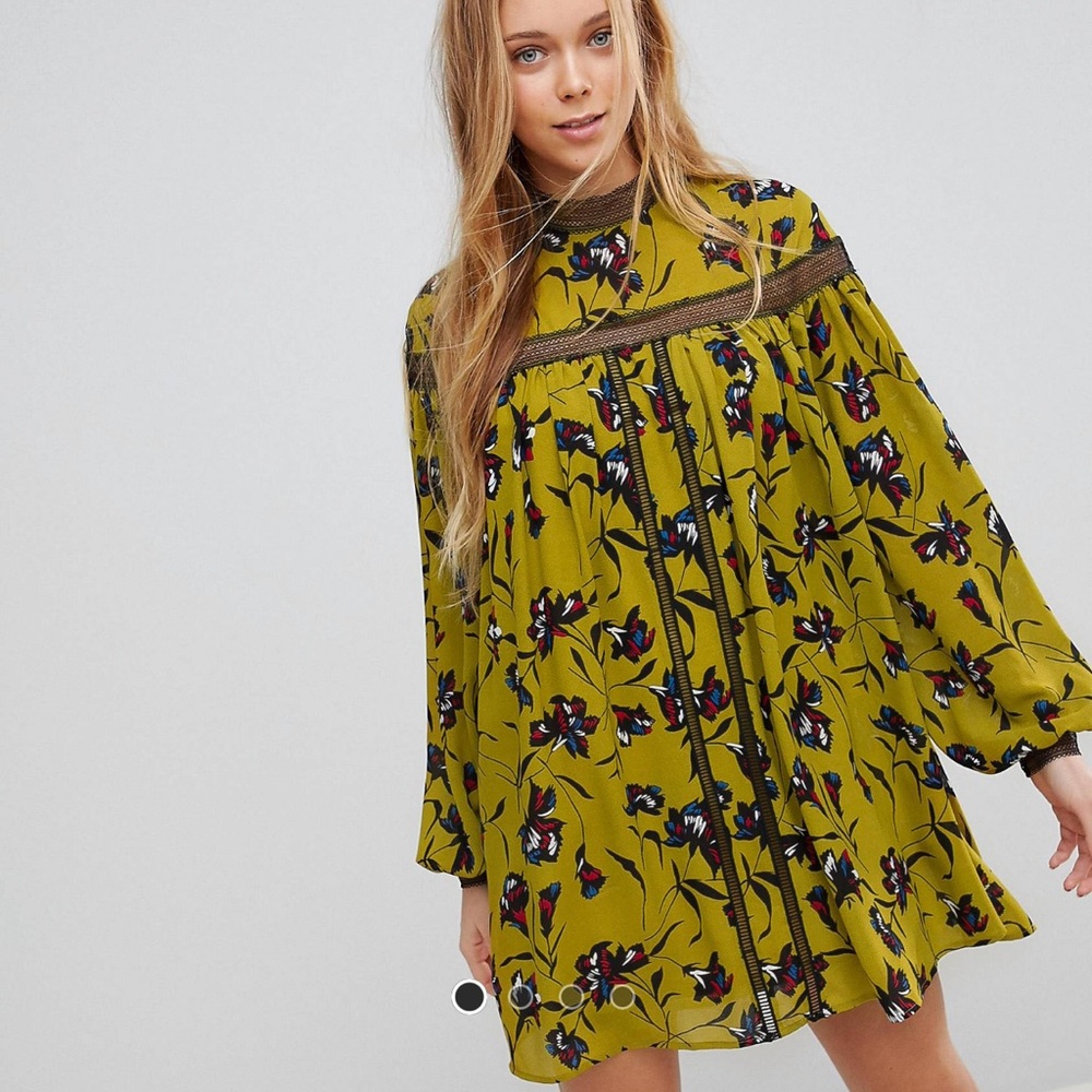 Liquorish Floral Print Shift with Lace Detail